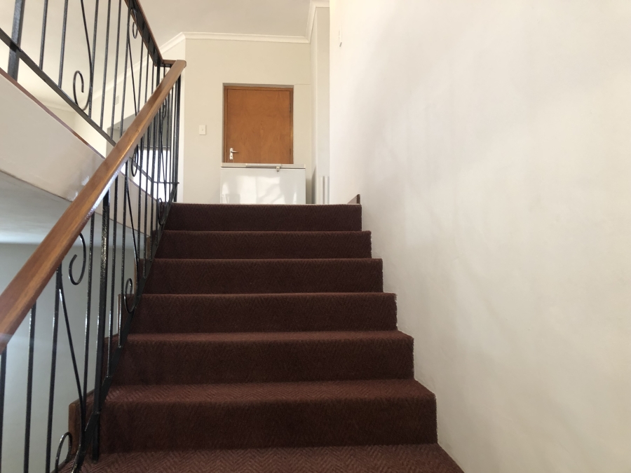 5 Bedroom Property for Sale in Strand North Western Cape